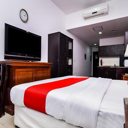 Oyo 138 Empire Hotel Apartments ドバイ エクステリア 写真